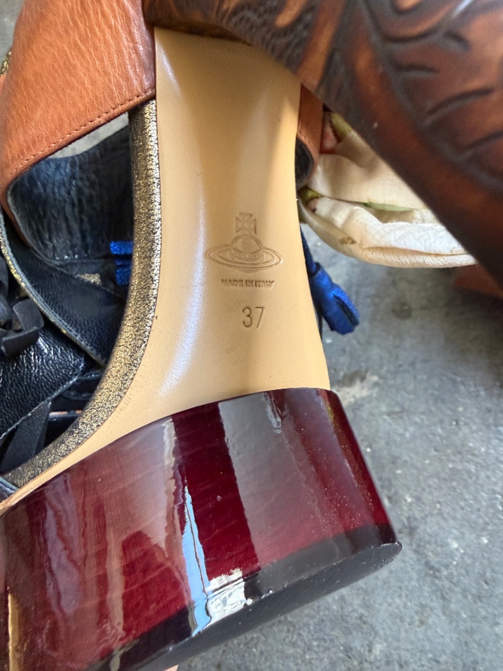 NEW 1000$ ANdreas Kronthaler Extensive Heels w/ Flower - Picture 5 of 8